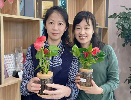 迎“五一”劳动节，装扮工位活动